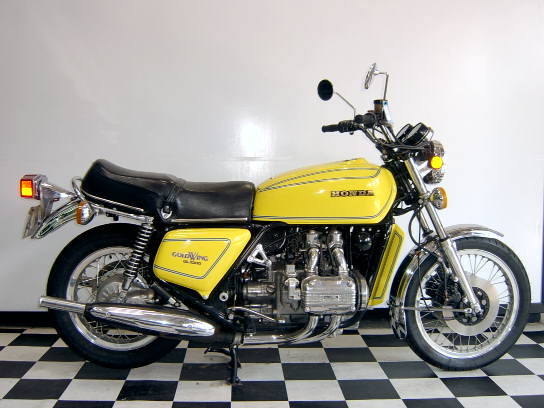 Honda_GL-1000_-_amarela_1976